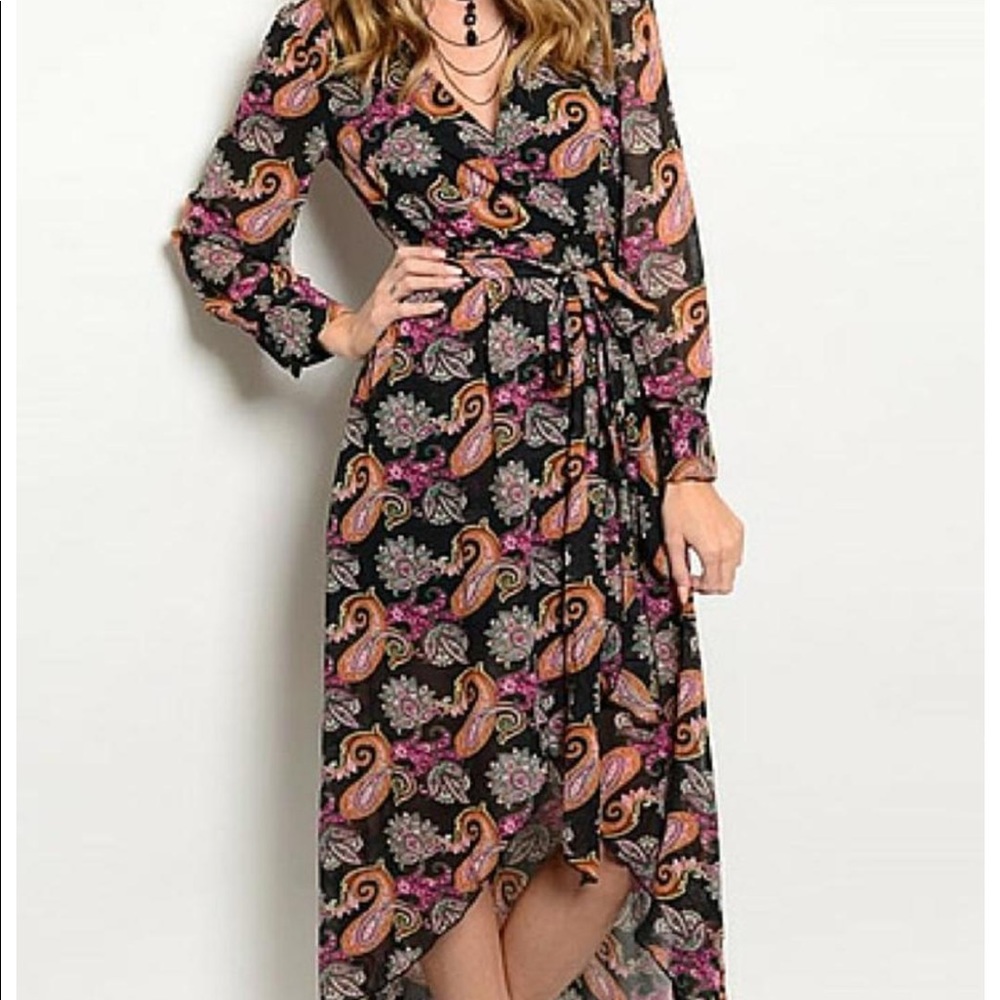 Miss avenue paisley wrap dress size medium NWT